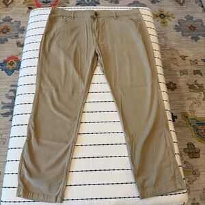 Men's Classic Khaki Chinos